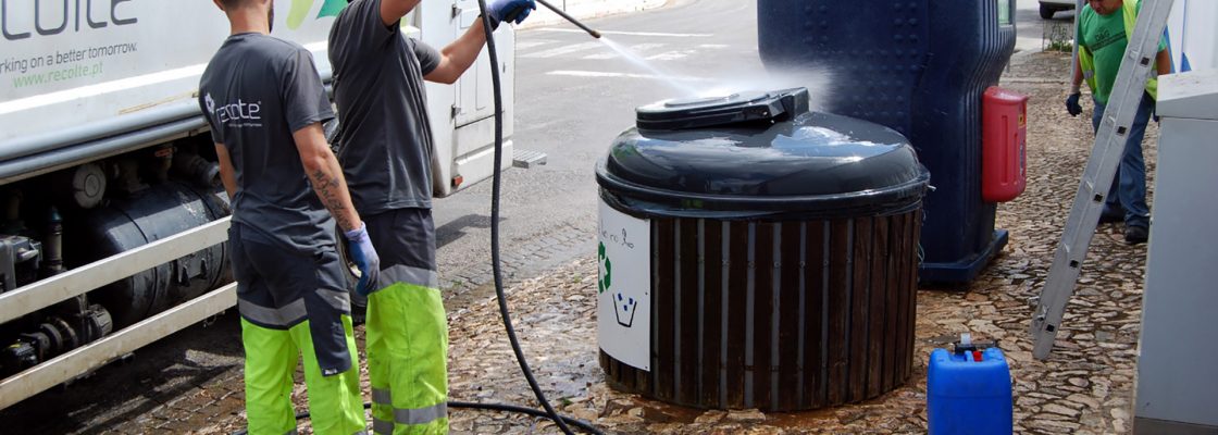 Molok’s e contentores limpos e desinfetados no concelho de Borba
