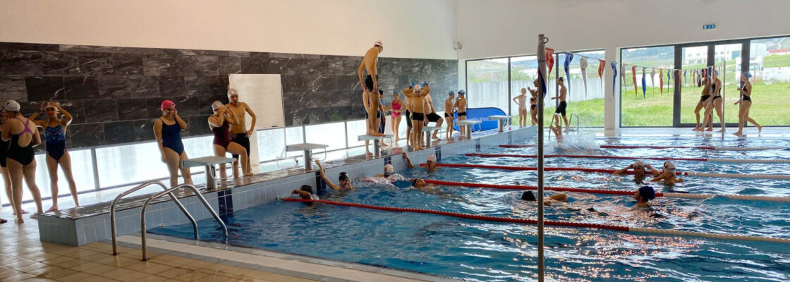 Jovens nadadores disputam final CLDE AC 2025/2026 em Borba