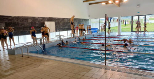 Jovens nadadores disputam final CLDE AC 2025/2026 em Borba